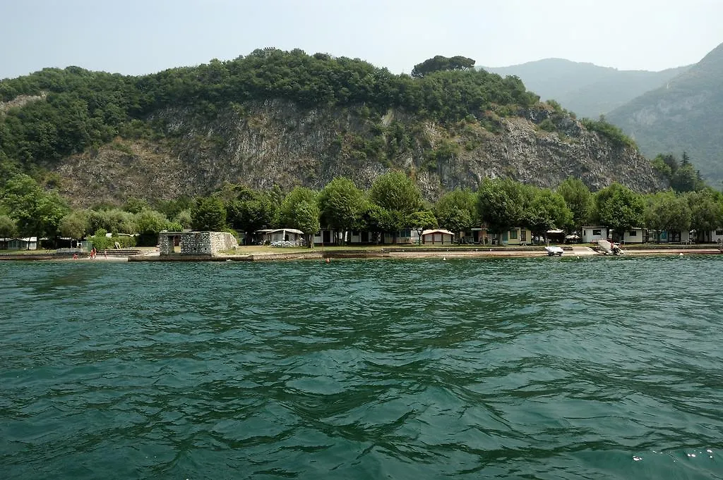 Camping Pilzone Исео Кемпинг