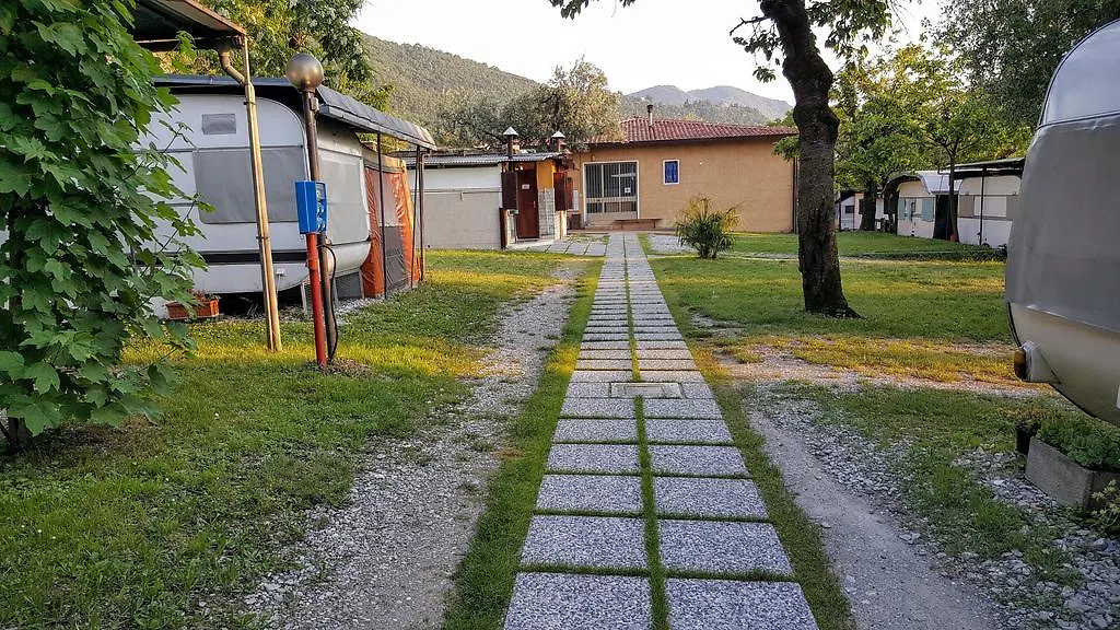 Camping Pilzone Исео Кемпинг
