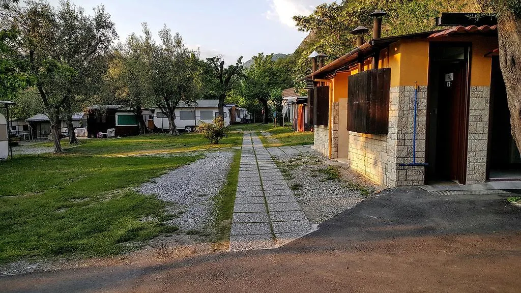Camping Pilzone Исео 0*,
