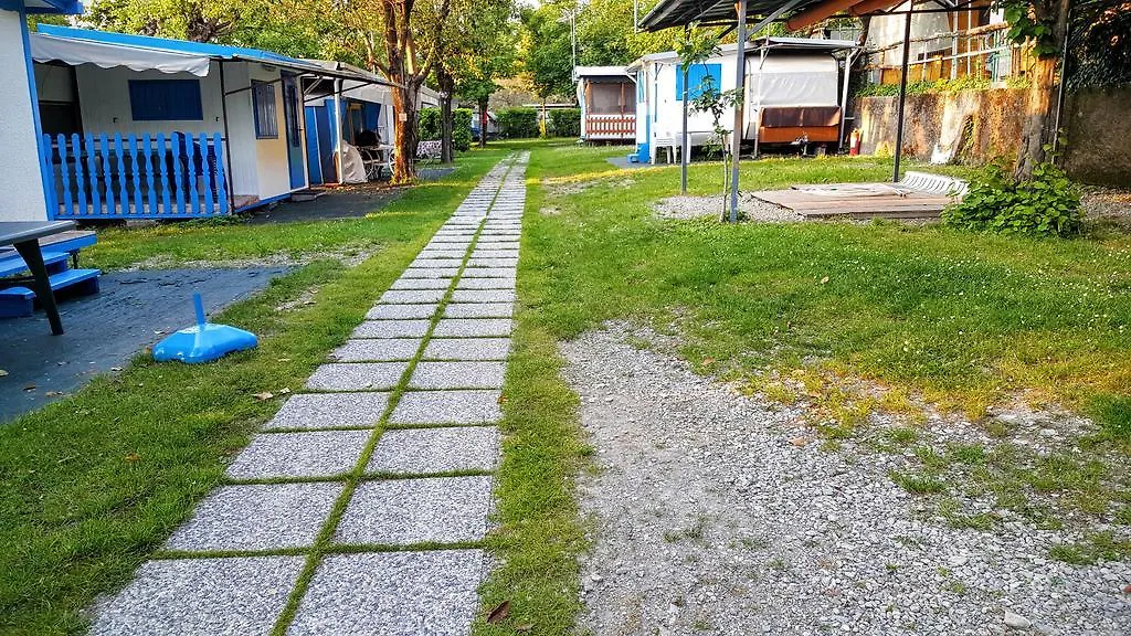 Camping Pilzone Исео Кемпинг